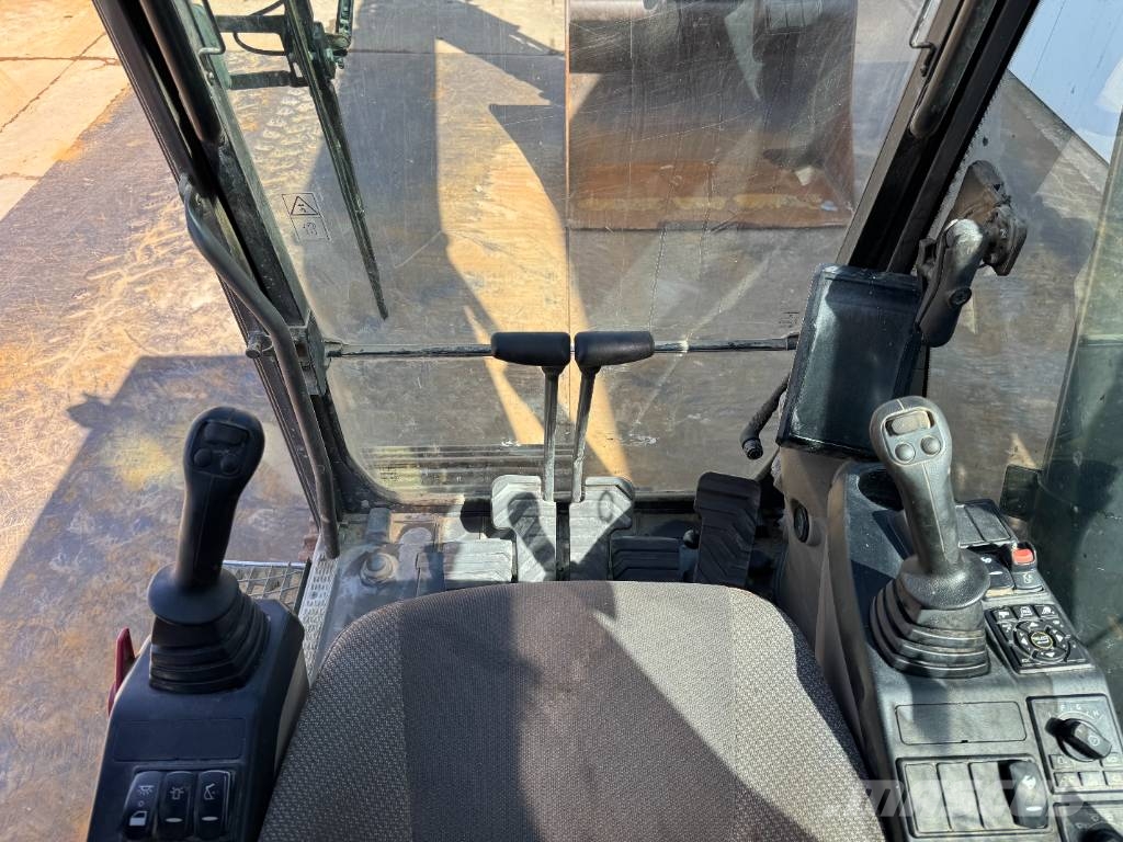 Volvo EC250EL (EC220EL) - Hammer Lines / Quick Coupler 대형 굴삭기 29톤 이상