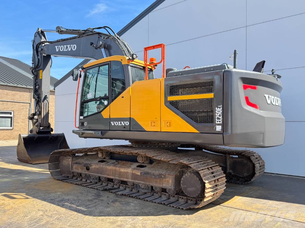 Volvo EC250EL (EC220EL) - Hammer Lines / Quick Coupler 대형 굴삭기 29톤 이상