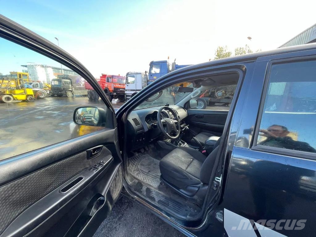 Toyota Hilux D-4D 4X4 DOUBLE CAB Airco Good Condition PKWs