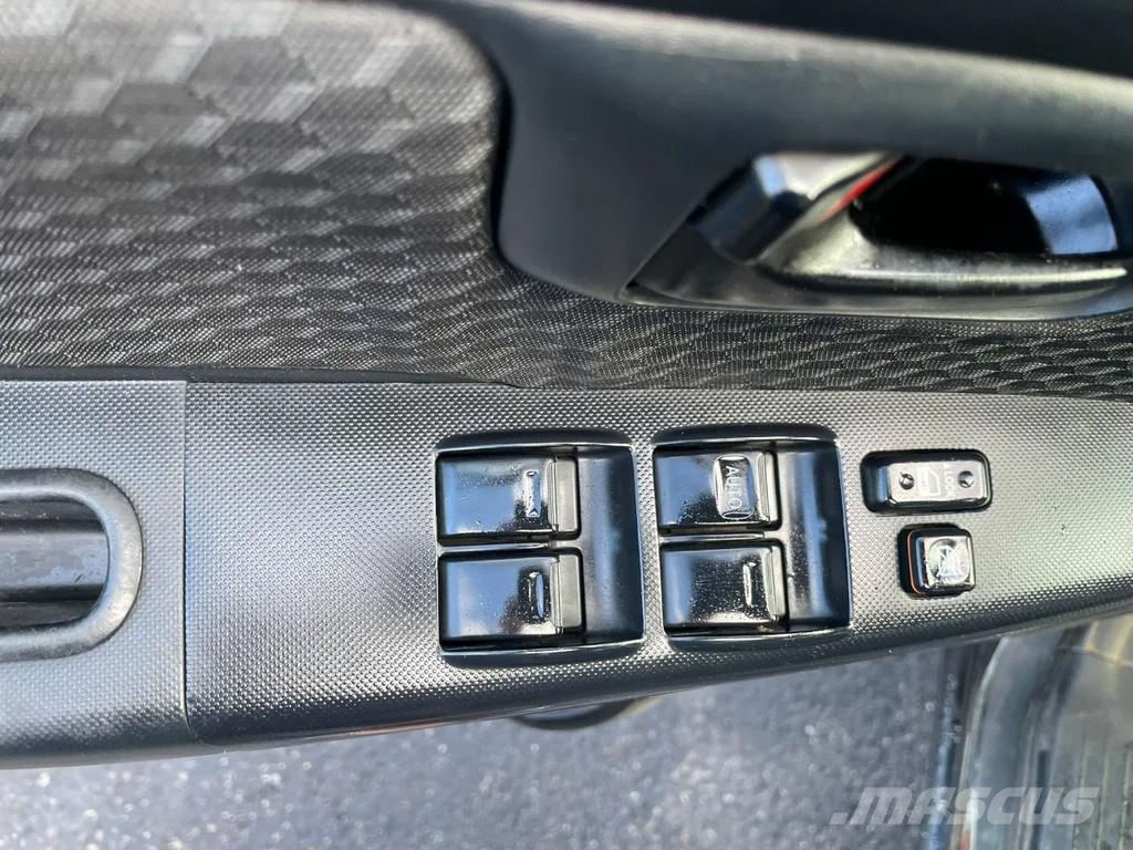 Toyota Hilux D-4D 4X4 DOUBLE CAB Airco Good Condition PKWs