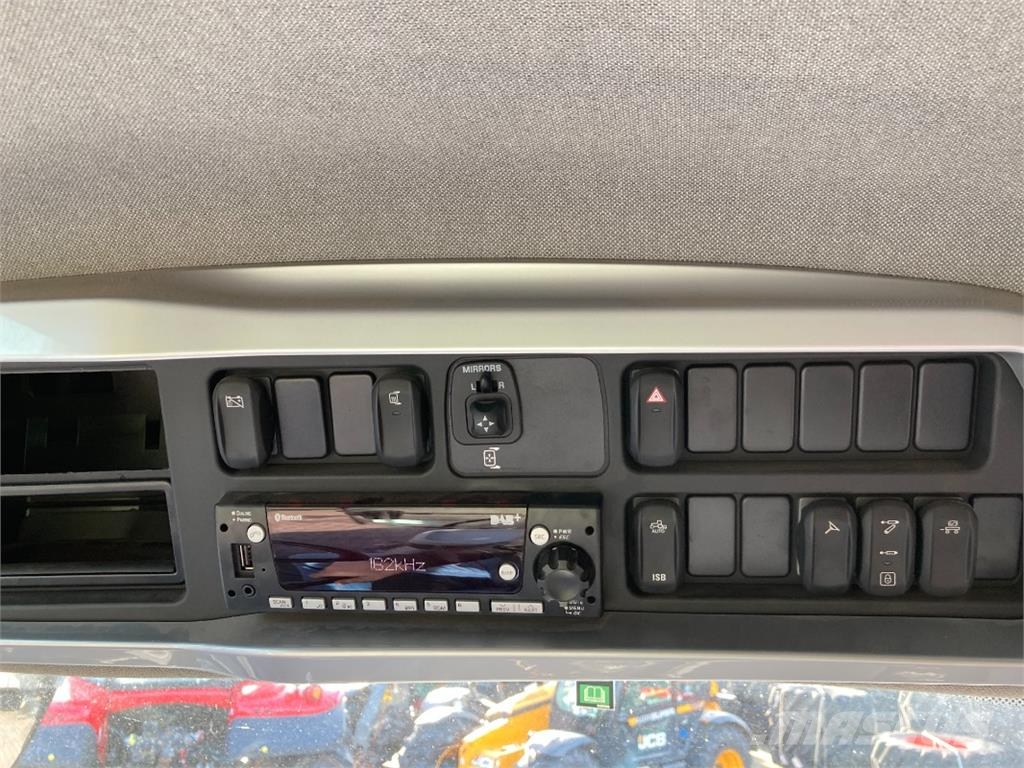 New Holland T 7.300 Auto Command Sonstige Landmaschinen