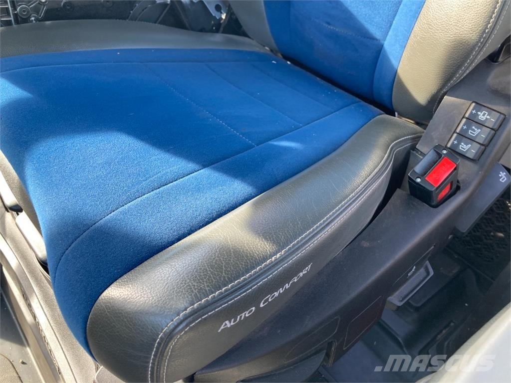New Holland T 7.300 Auto Command Sonstige Landmaschinen