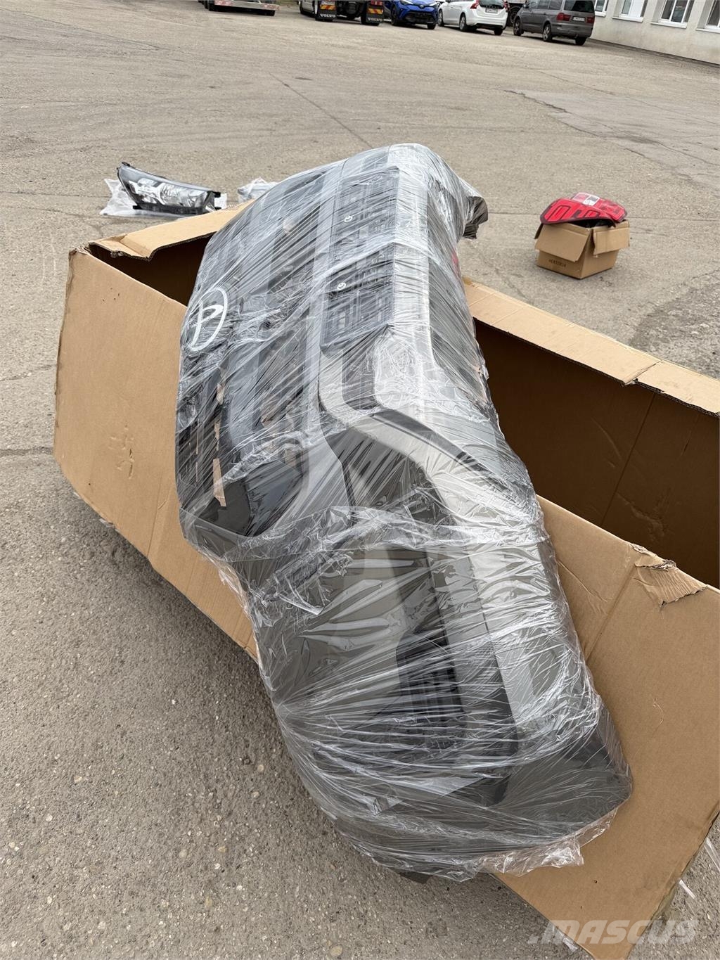 VIN - Predný Nárazník komplet - MASKA na - TOYOTA HILU Other components