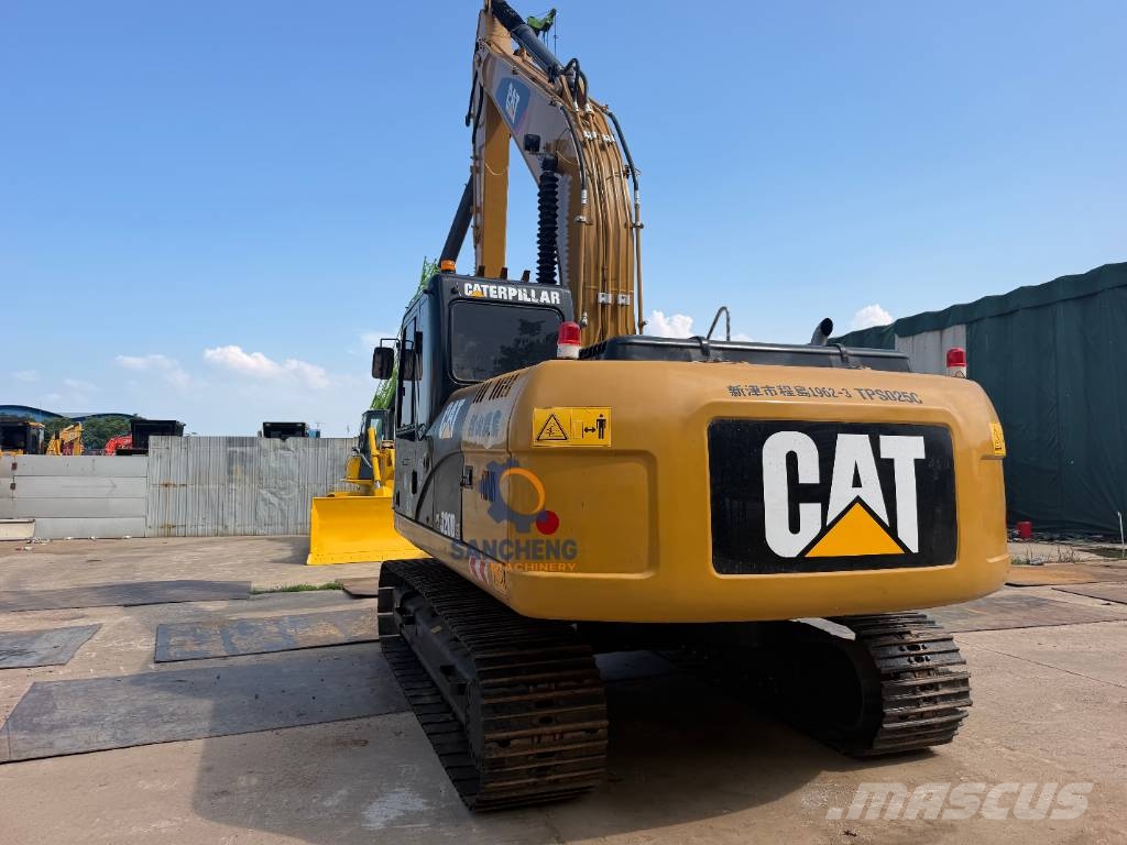 CAT 320D2 履带挖掘机