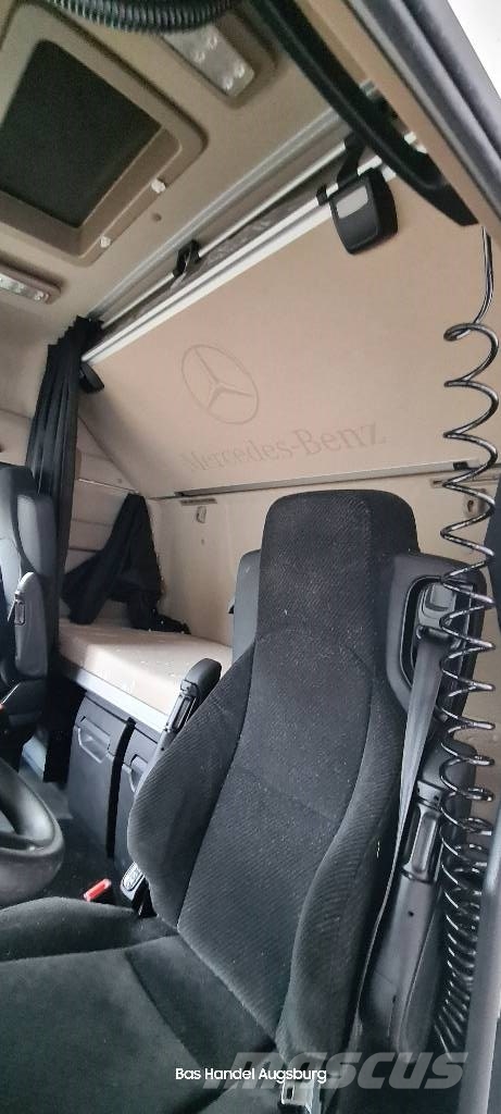 Mercedes-Benz Mercedes-Benz Actros 2551Abrollkipp KEMPF Anhänger Kontejnerski tovornjaki