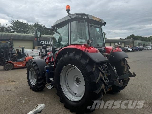 Massey Ferguson 5S.145 Traktorit