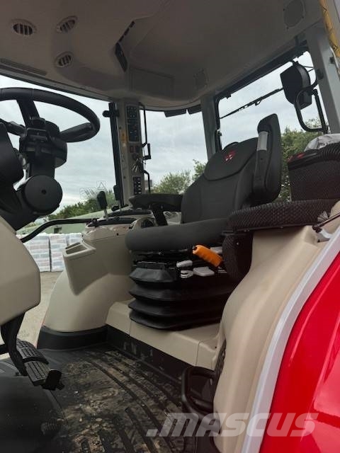 Massey Ferguson 5S.145 Traktorit