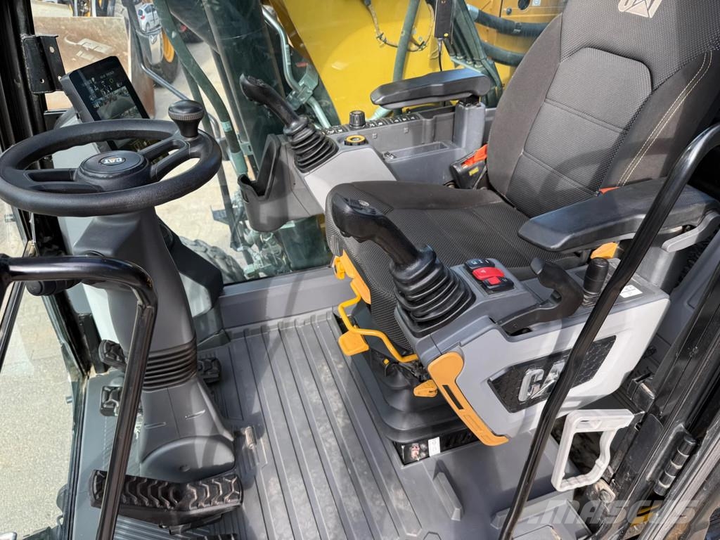 CAT M316 Next gen 휠 굴삭기