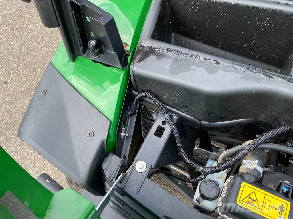 John Deere GATOR HPX815E-4x4 Diesel endommagé ユーティリティー機械