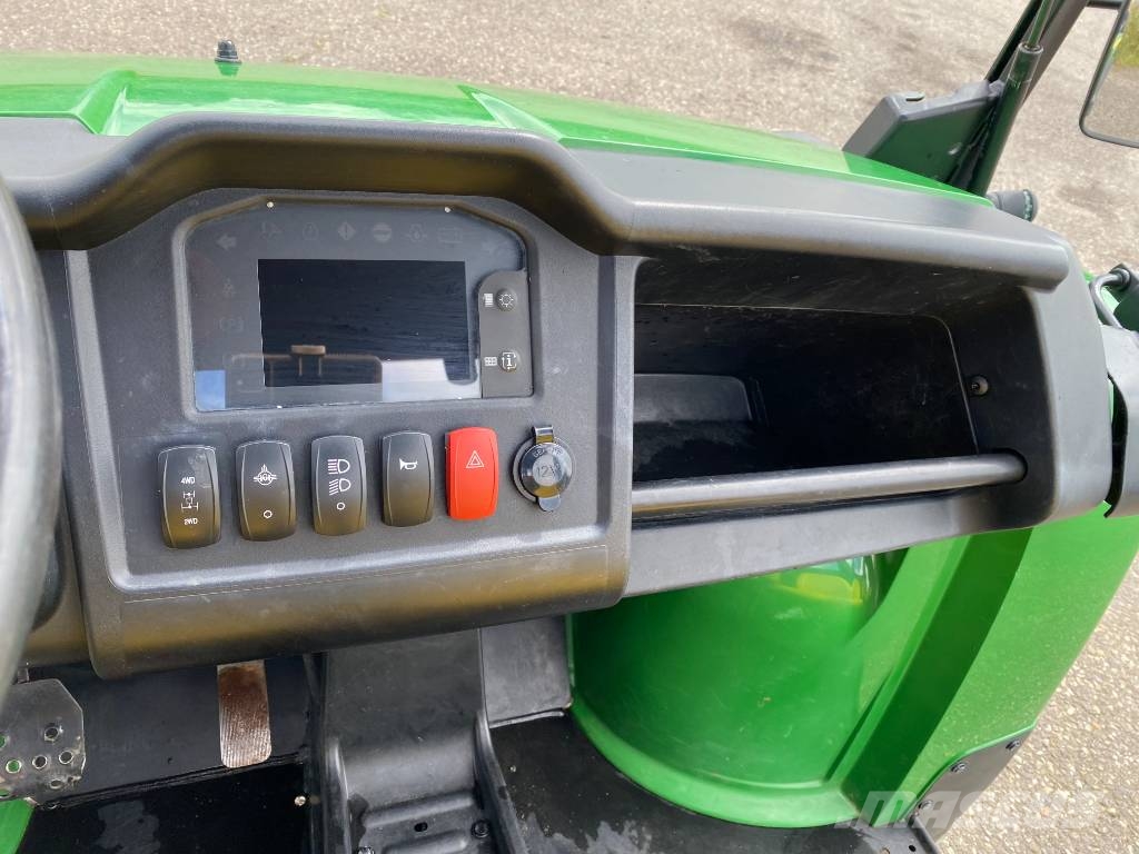 John Deere GATOR HPX815E-4x4 Diesel endommagé ユーティリティー機械