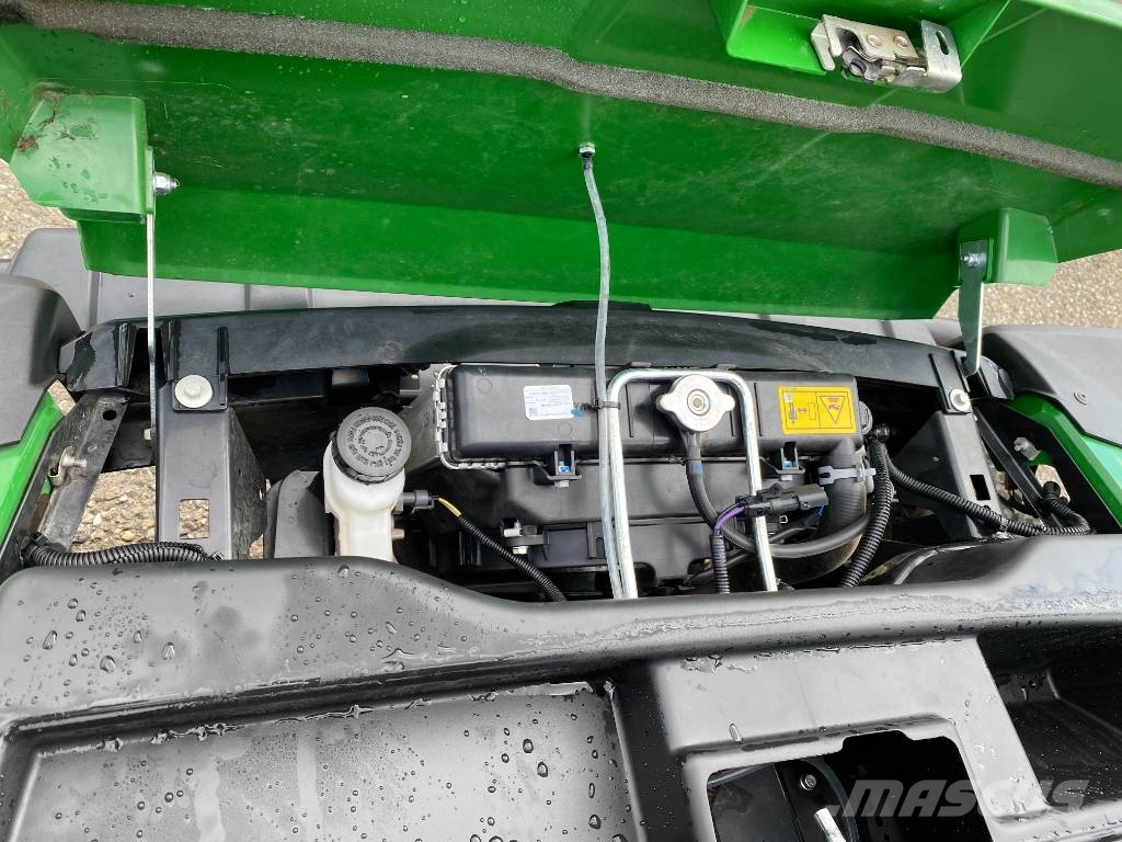 John Deere GATOR HPX815E-4x4 Diesel endommagé ユーティリティー機械