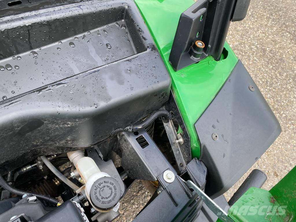 John Deere GATOR HPX815E-4x4 Diesel endommagé ユーティリティー機械