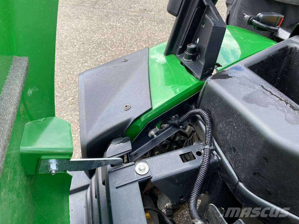 John Deere GATOR HPX815E-4x4 Diesel endommagé ユーティリティー機械