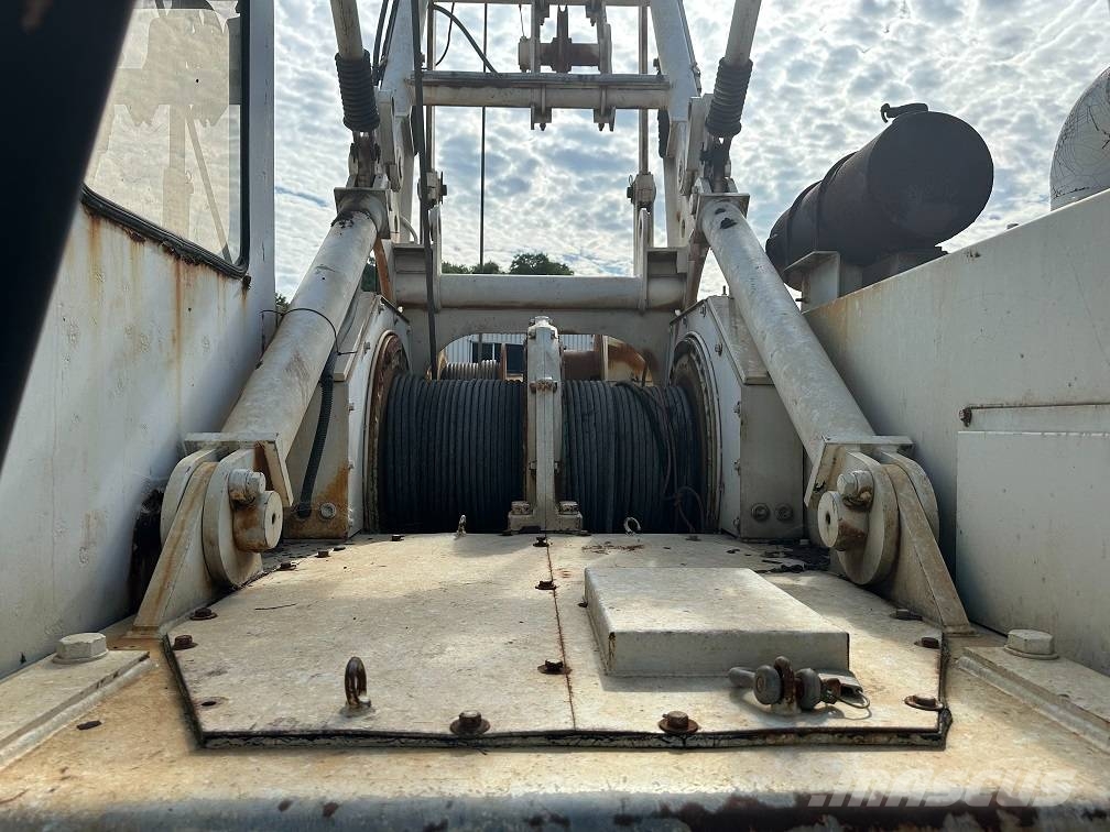 IHI CCH 500 - 3 ( 50tons 33M ) Гусеничные краны