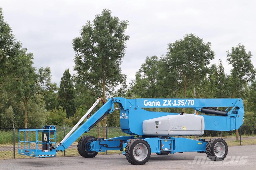 Genie ZX-135 /70 | 43 METER | 272 KG | LOW HOURS Articulated boom lifts