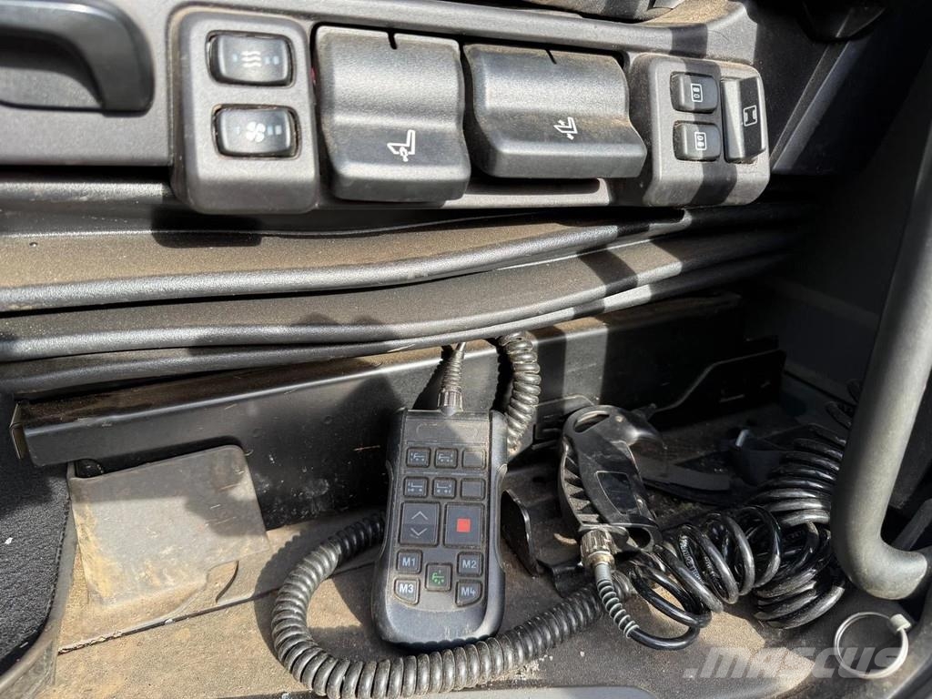 Scania R580 V8 B6X2NB Rol kiper kamioni s kukama za dizanje