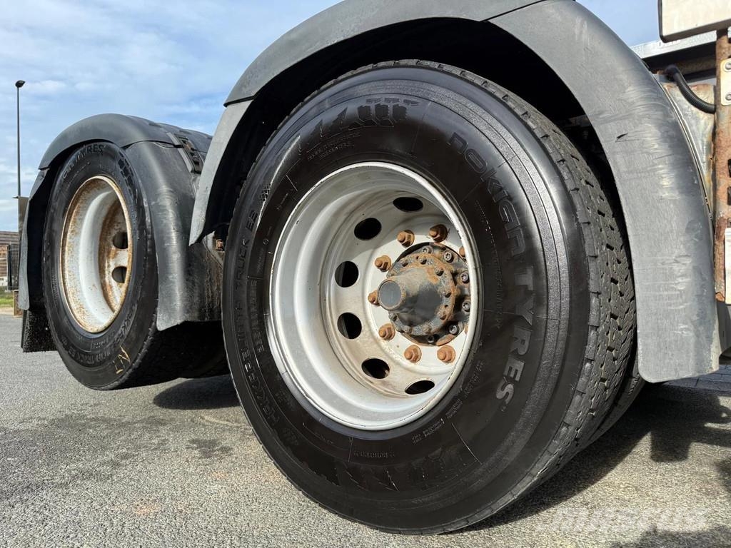 Scania R580 V8 B6X2NB Rol kiper kamioni s kukama za dizanje