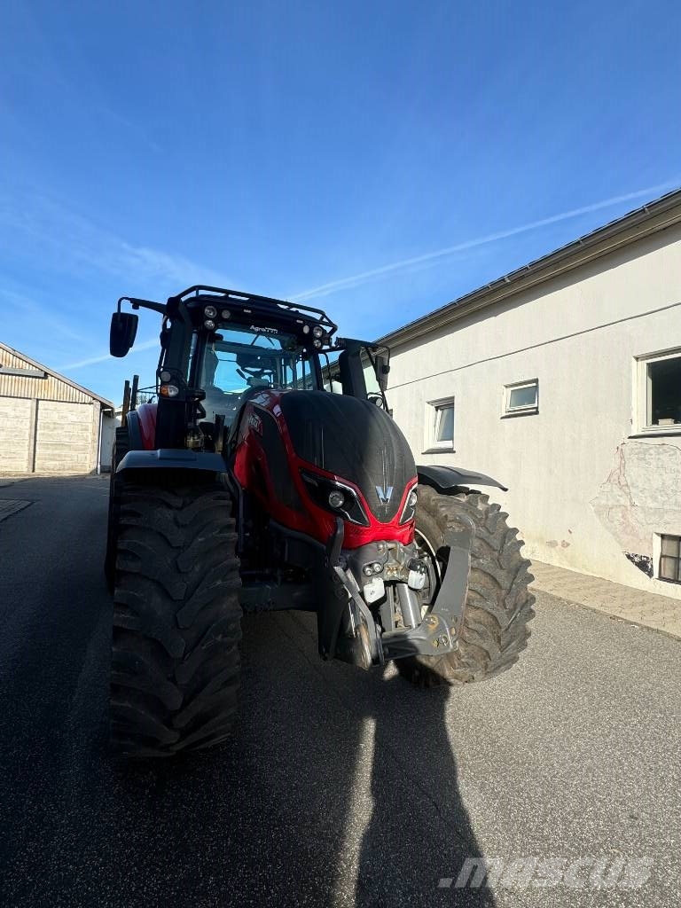 Valtra T 214 D TwinTrac SkyView m. kronos 150 skovvogn Tratores florestais