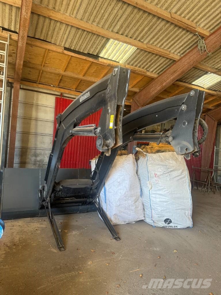 Valtra T 214 D TwinTrac SkyView m. kronos 150 skovvogn Tratores florestais