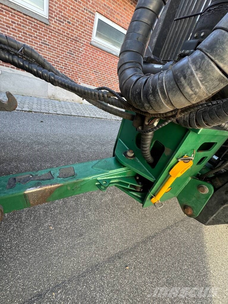 Valtra T 214 D TwinTrac SkyView m. kronos 150 skovvogn Tratores florestais