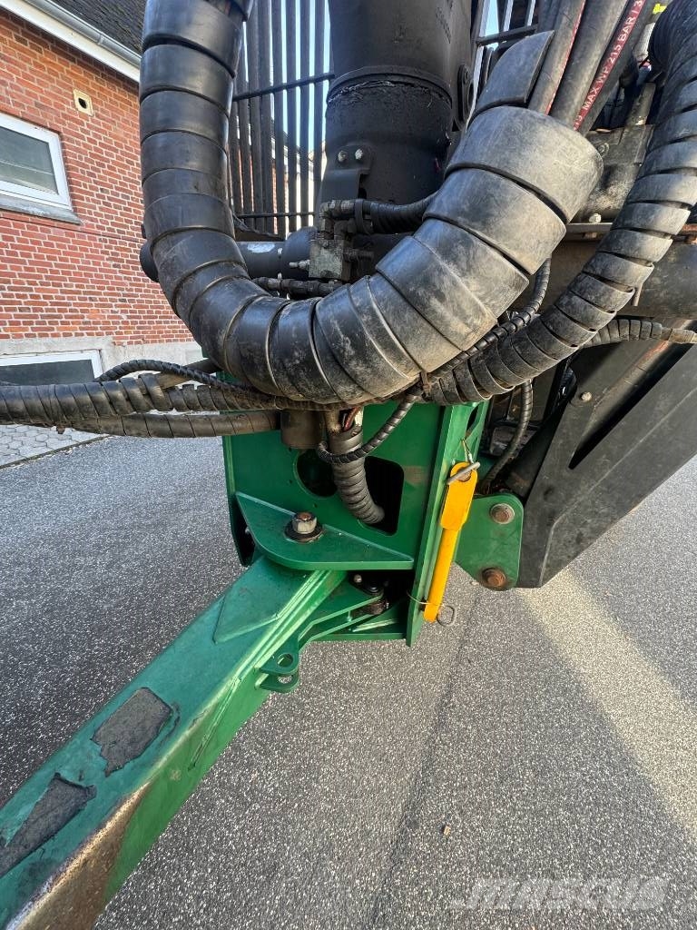 Valtra T 214 D TwinTrac SkyView m. kronos 150 skovvogn Tratores florestais