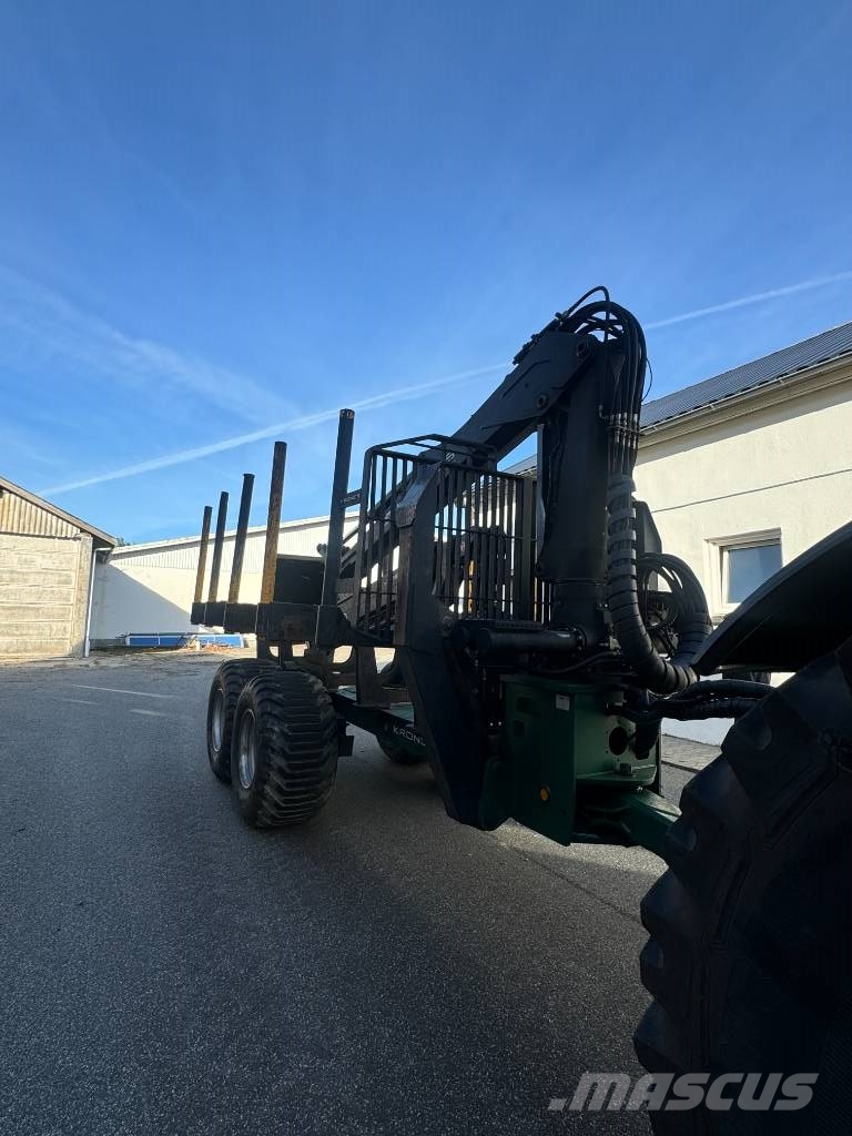 Valtra T 214 D TwinTrac SkyView m. kronos 150 skovvogn Tratores florestais