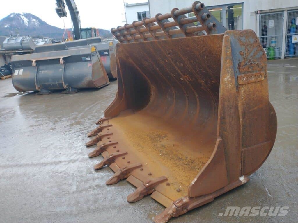 Volvo Breitspitzschaufel Cucharones