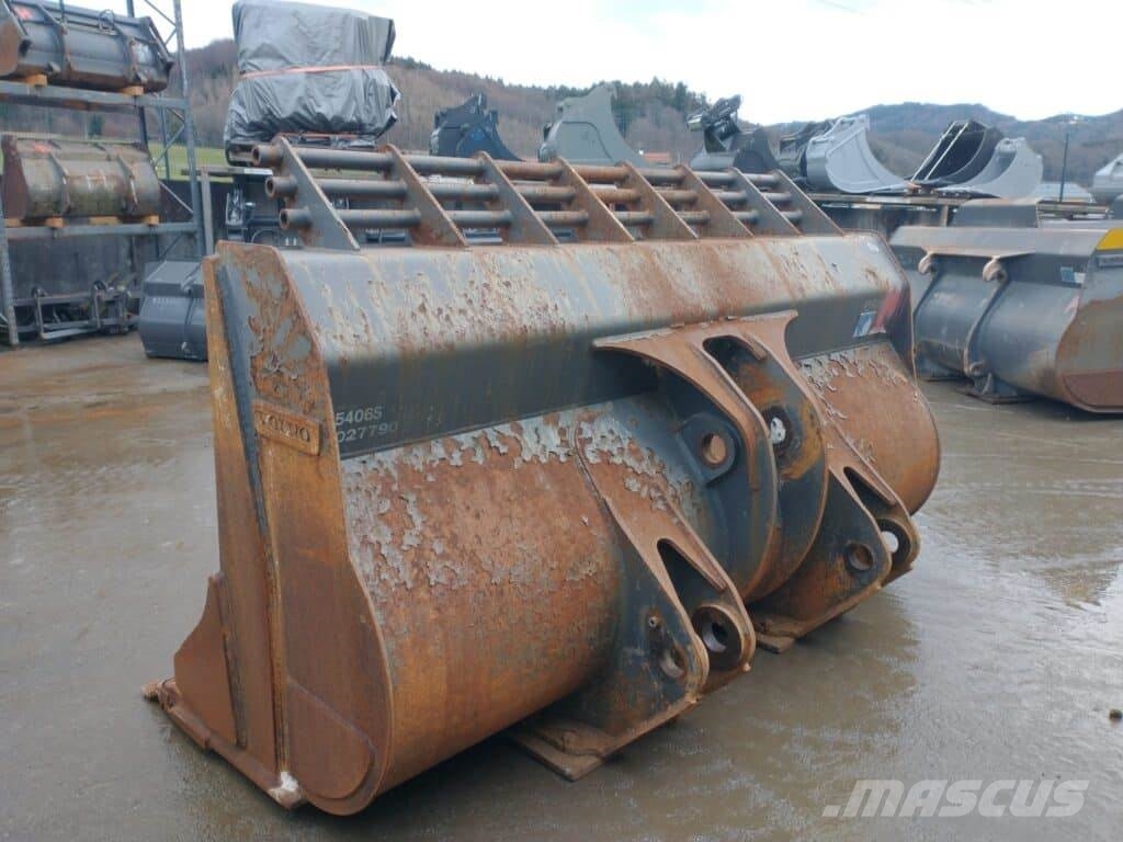 Volvo Breitspitzschaufel Cucharones