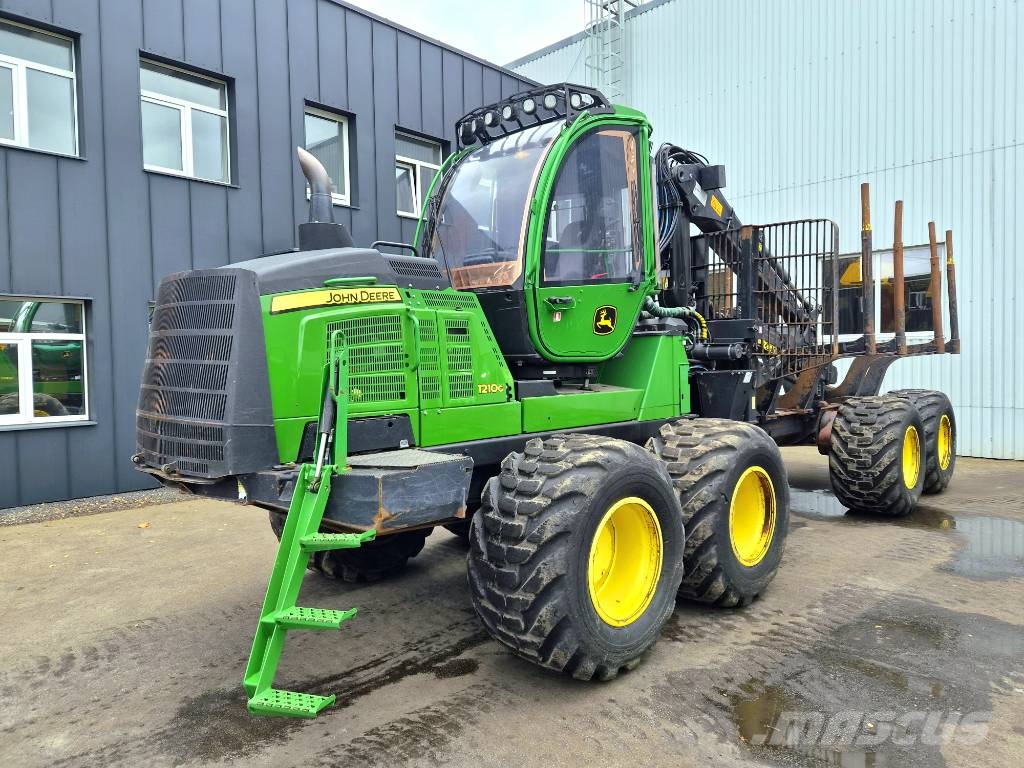 John Deere 1210 G Naudoti miškovežiai (Forvarderiai)