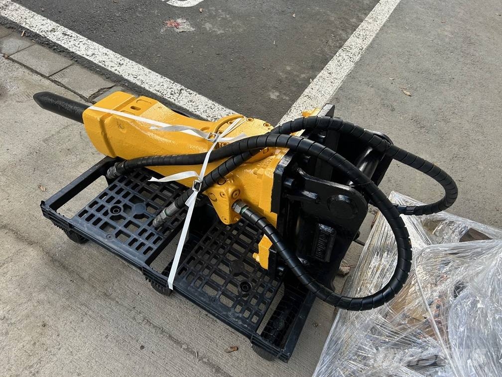 Epiroc SB 202 S Hammers / Breakers