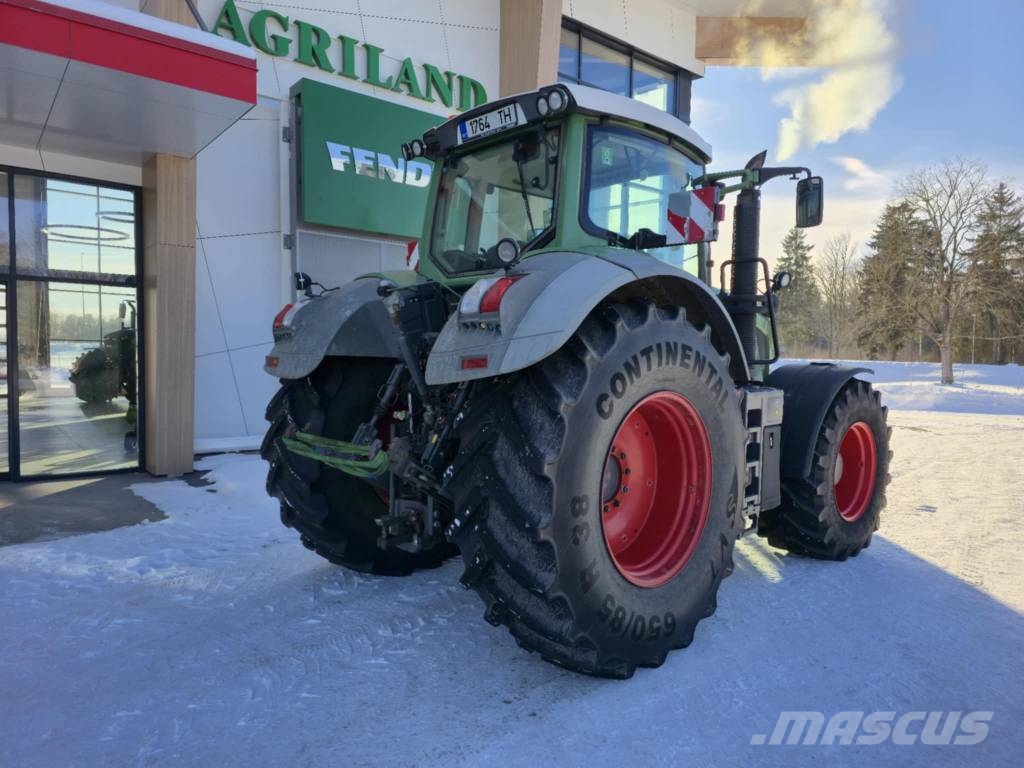 Fendt 828 Vario SCR Profi Plus Трактори