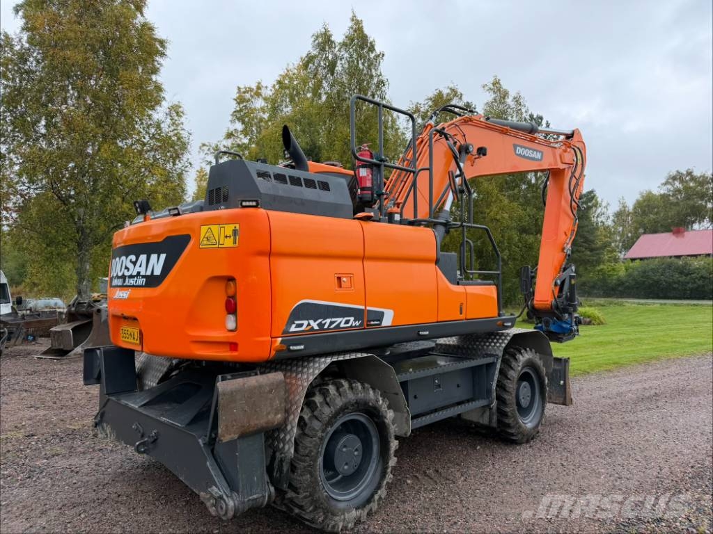 Doosan DX 170 W Pyöräkaivukoneet