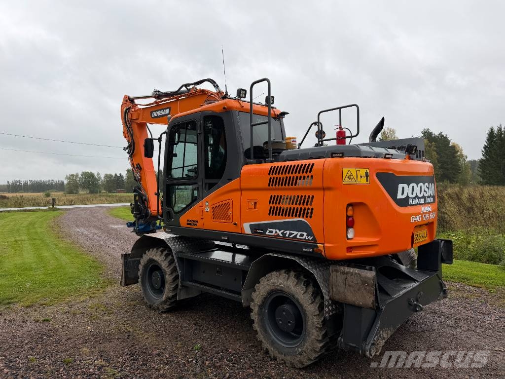 Doosan DX 170 W Pyöräkaivukoneet