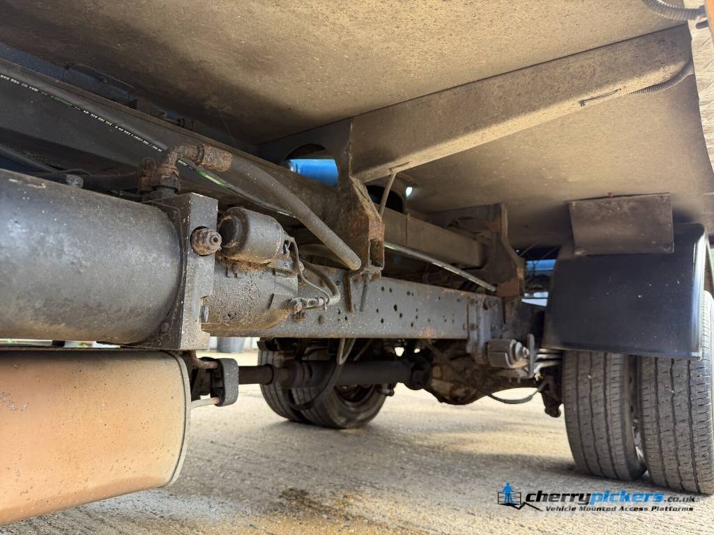 Nissan Cabstar CTE Z20E Cherry Picker المنصات الهوائية المثبتة على شاحنة
