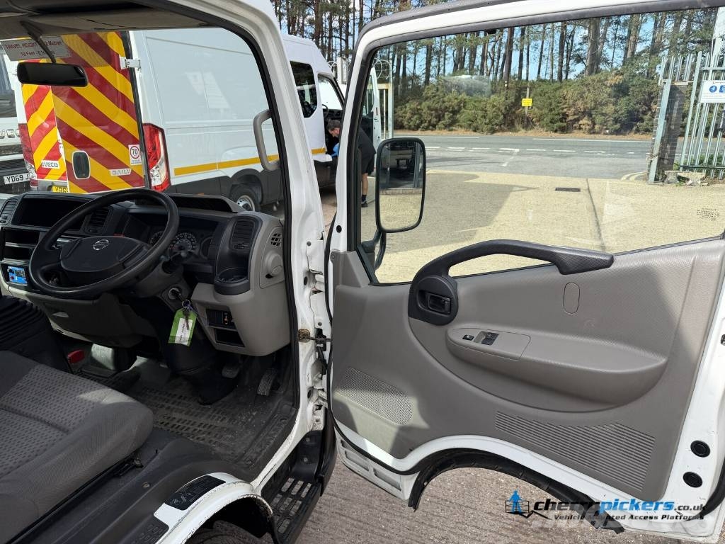 Nissan Cabstar CTE Z20E Cherry Picker المنصات الهوائية المثبتة على شاحنة