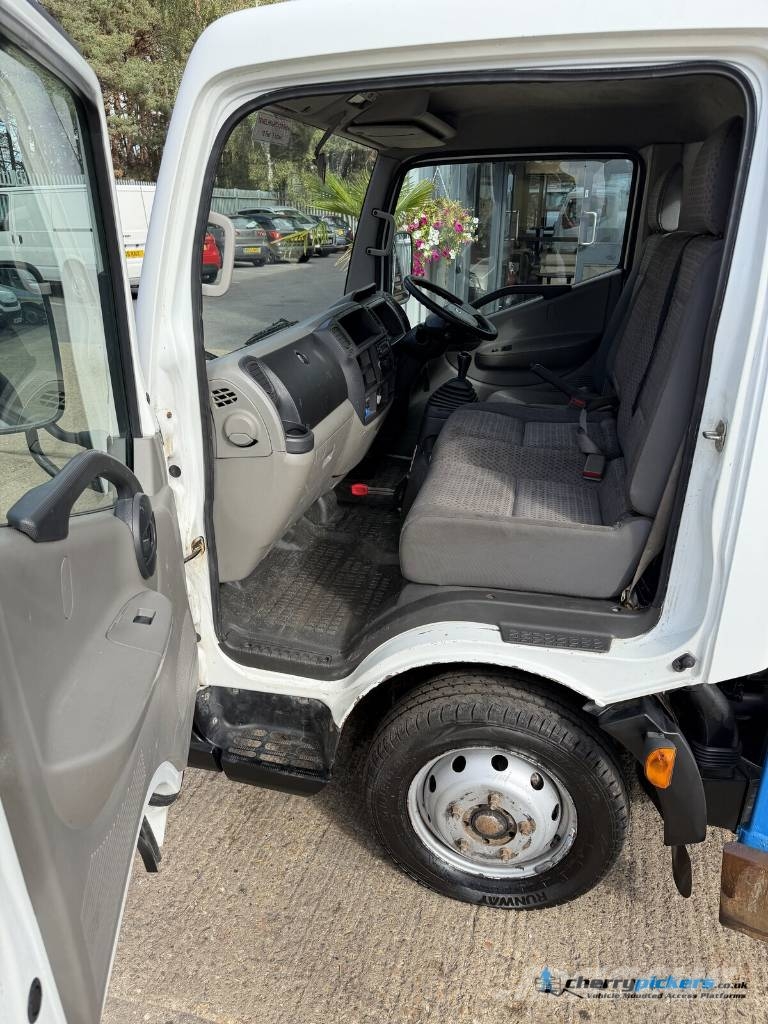 Nissan Cabstar CTE Z20E Cherry Picker المنصات الهوائية المثبتة على شاحنة