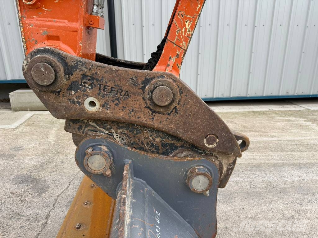 Hitachi ZX135USBL-7 Bageri gusjeničari