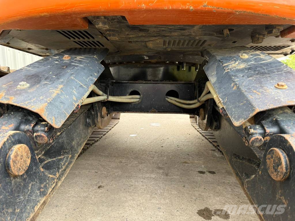Hitachi ZX135USBL-7 Bageri gusjeničari