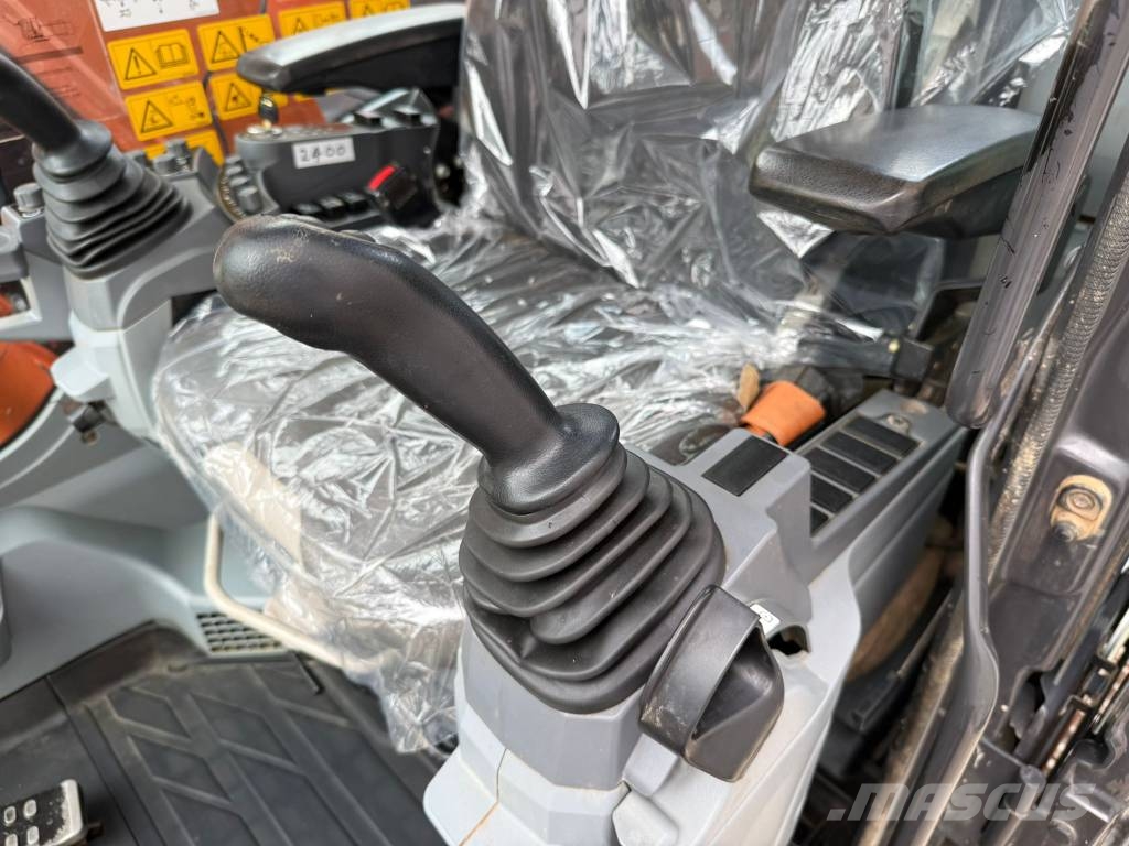 Hitachi ZX135USBL-7 Bageri gusjeničari
