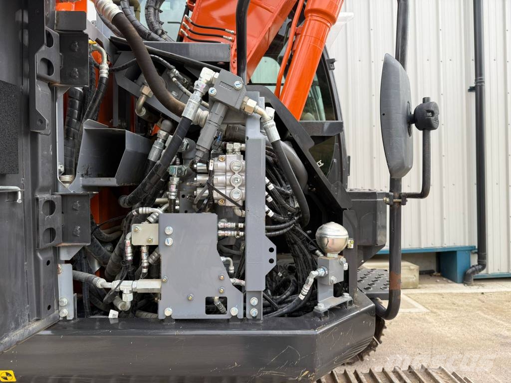 Hitachi ZX135USBL-7 Bageri gusjeničari