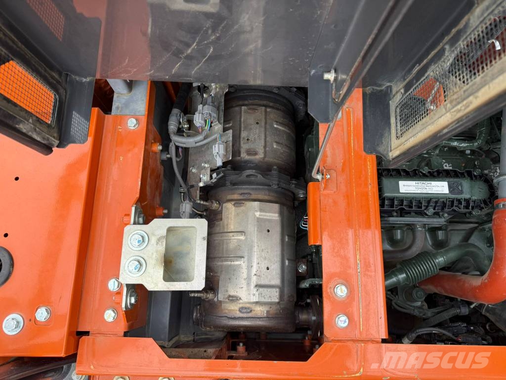 Hitachi ZX135USBL-7 Bageri gusjeničari