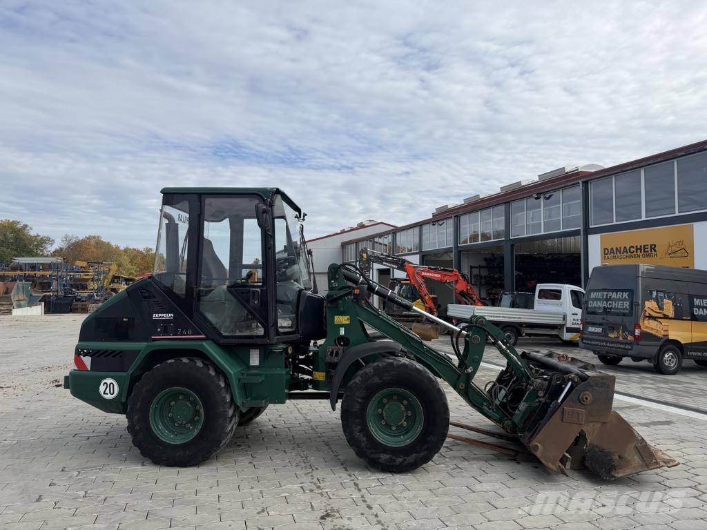 CAT 906 Radlader