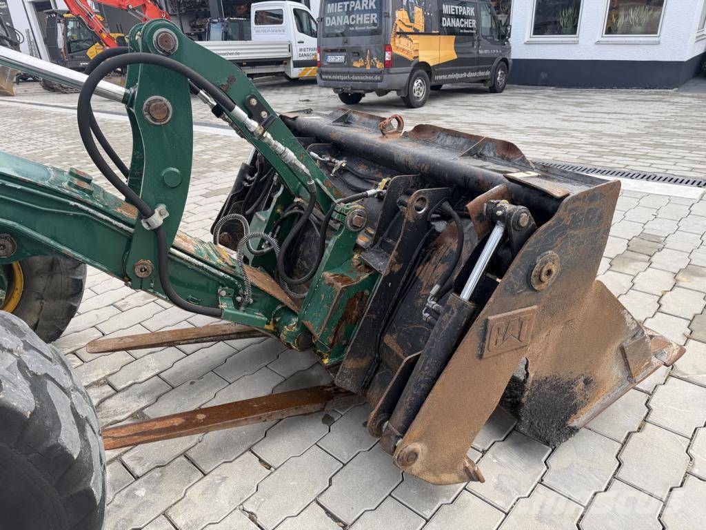 CAT 906 Radlader