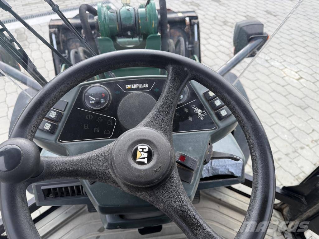 CAT 906 Radlader