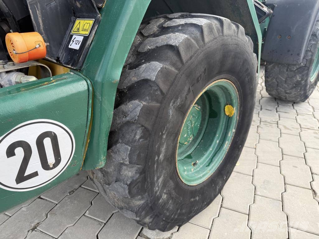 CAT 906 Radlader
