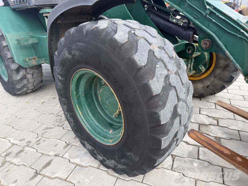 CAT 906 Radlader