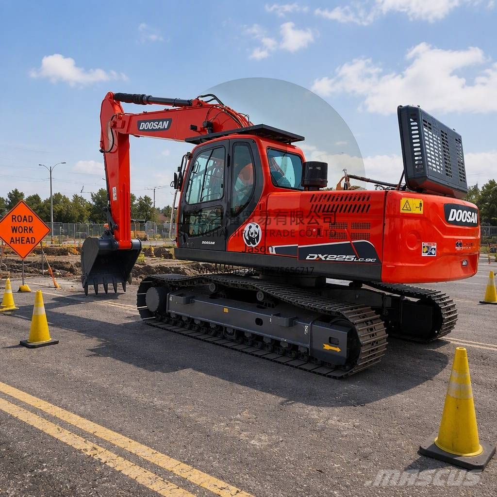 Doosan DX 225 Bagri goseničarji