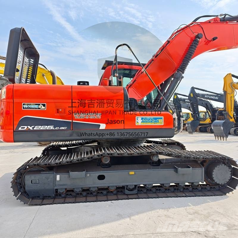 Doosan DX 225 Bagri goseničarji