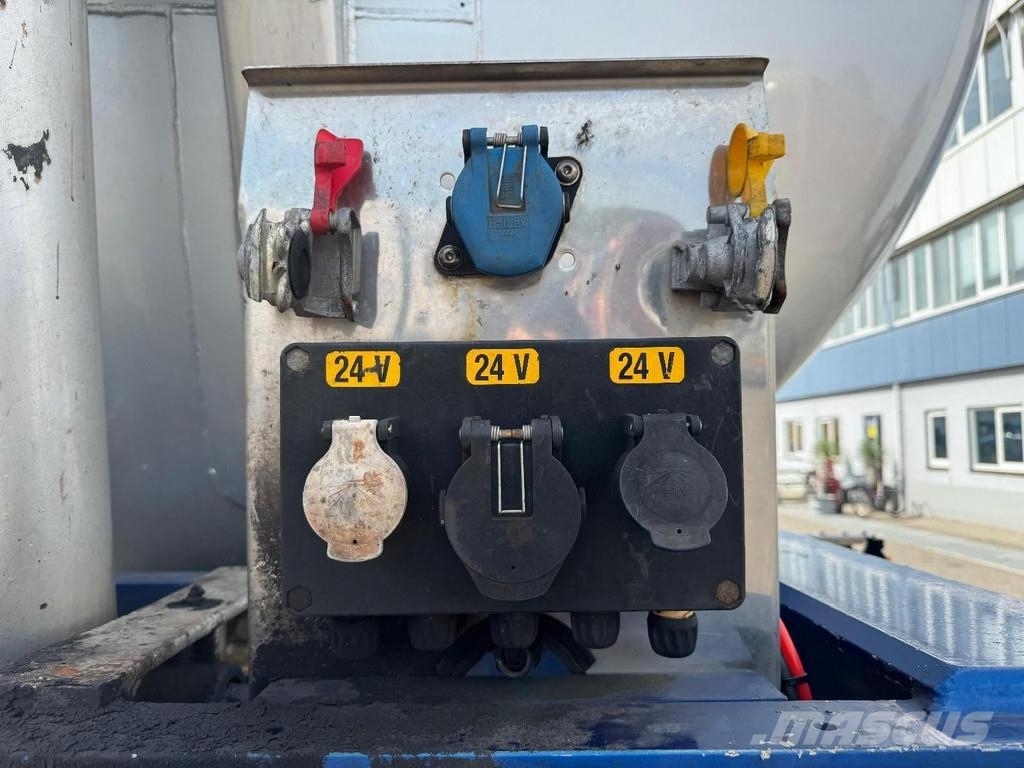 LAG O-3-40 02 3 AXLE - 61.000 LITER TANK - KIPPER Autocisternas