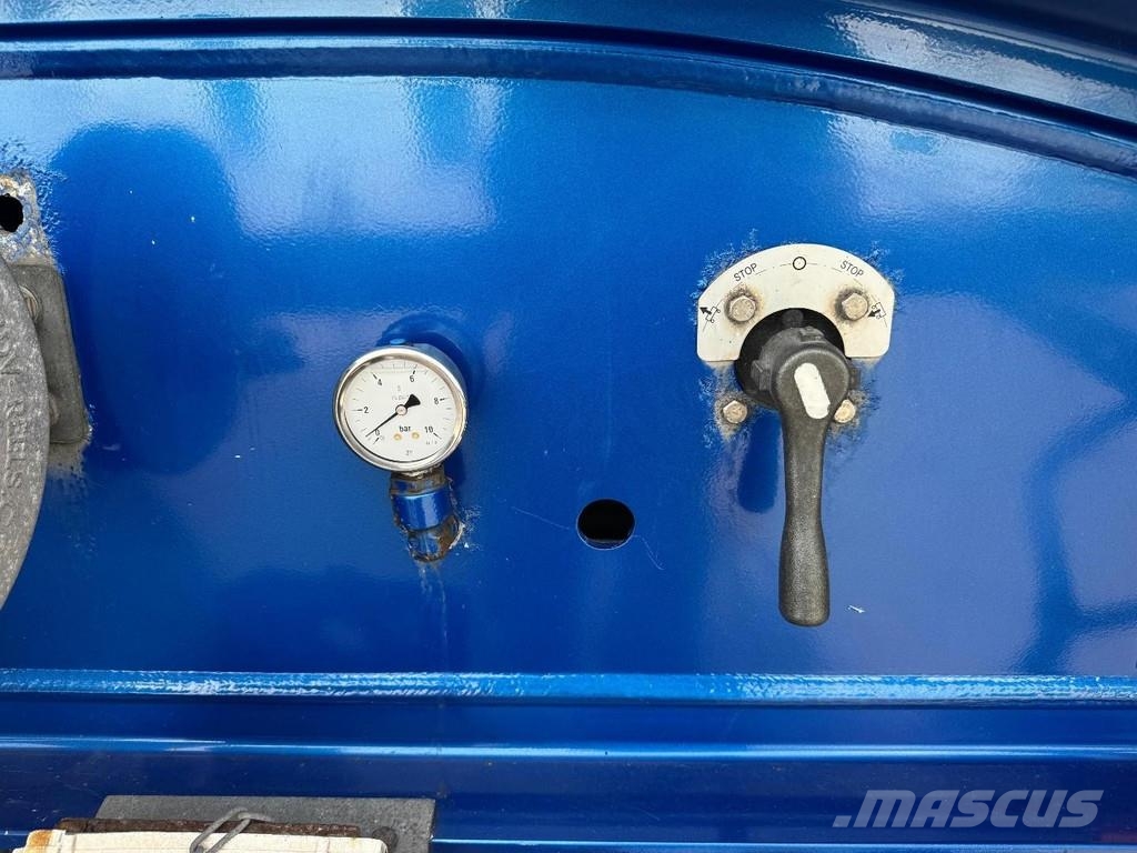 LAG O-3-40 02 3 AXLE - 61.000 LITER TANK - KIPPER Autocisternas